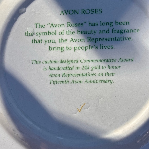 2 AVON collector plates; 10th and 15th anniversaries - Picture 4 of 4